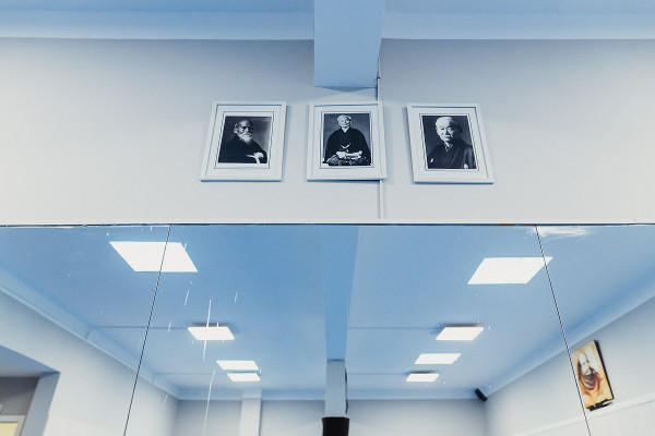 imagen de la fachada principal del centro de artes marciales y gimnasio Holistic Palma